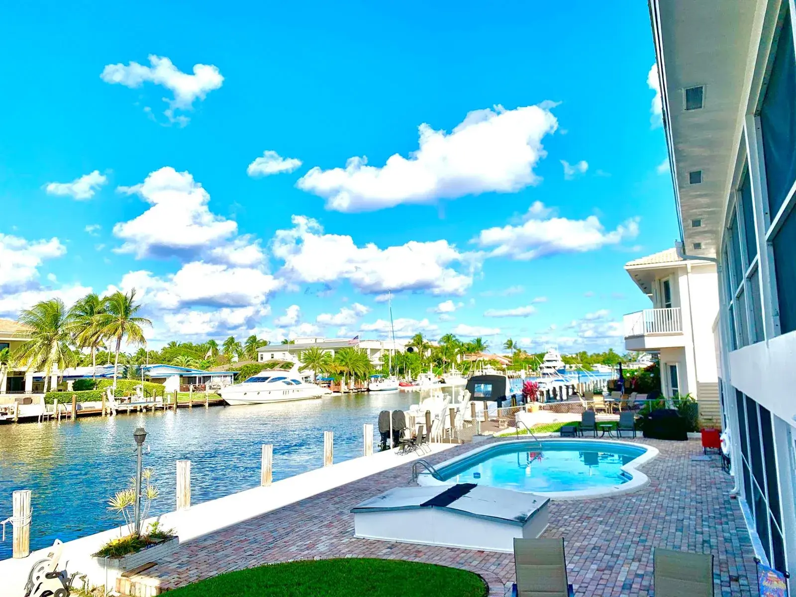 2735 NE 28 Court, Lighthouse Point FL 33064