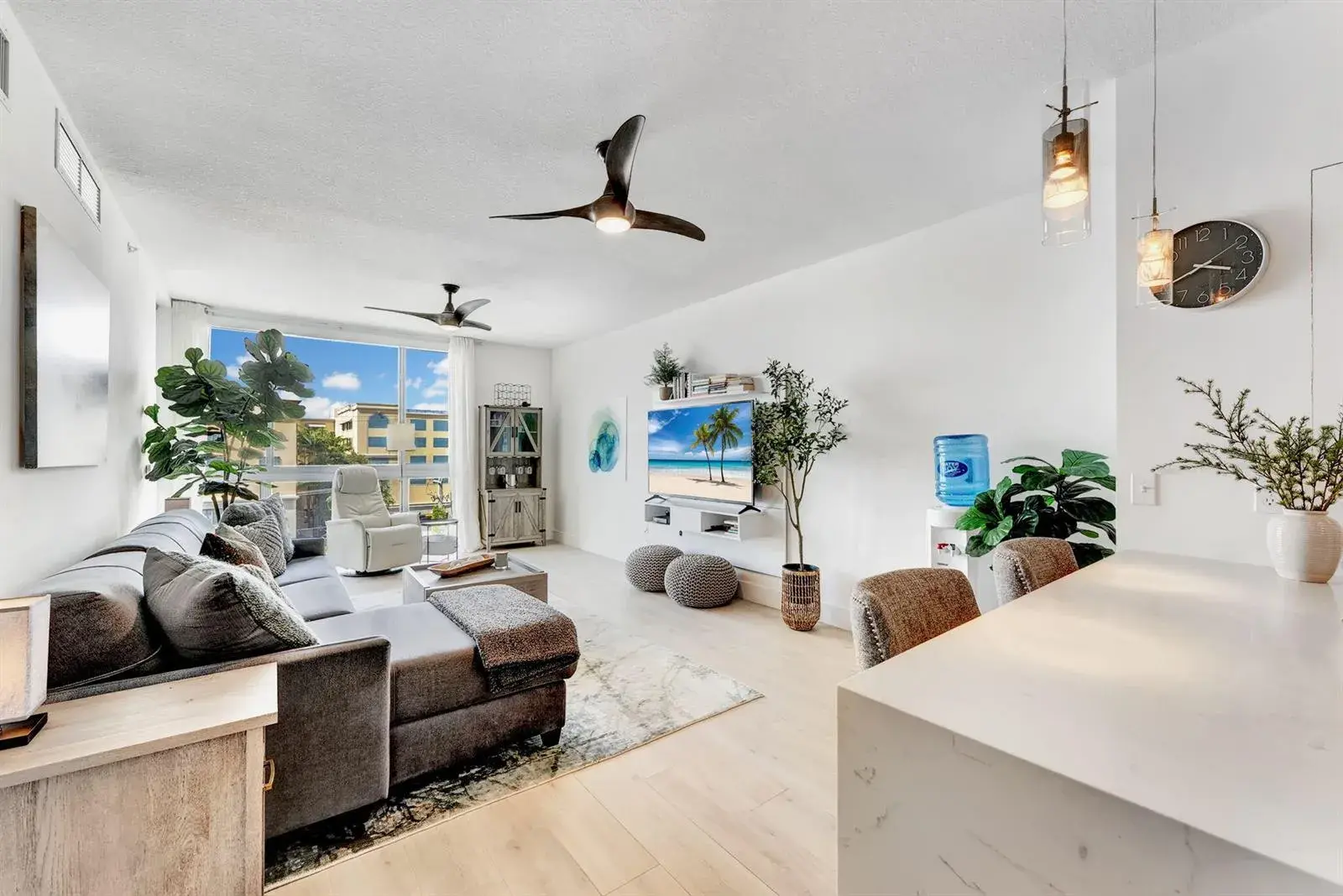 1 bedroom 1 bath Residential for sale at 111 SE 1st Avenue # 517, Delray Beach FL 33444