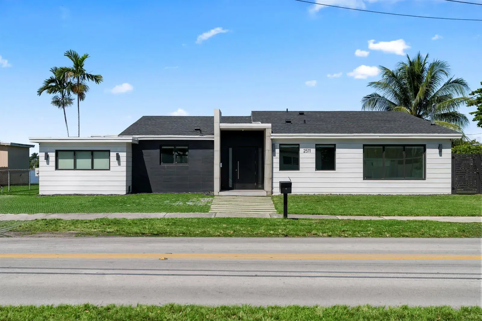 2511 NE 209th Terrace, Miami FL 33180