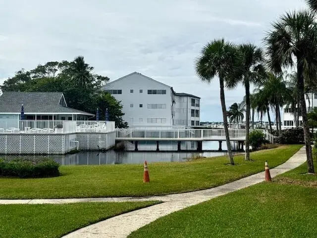 2 bedroom 2 bath Residential for sale at 1550 NE Ocean Boulevard # B101, Stuart FL 34996