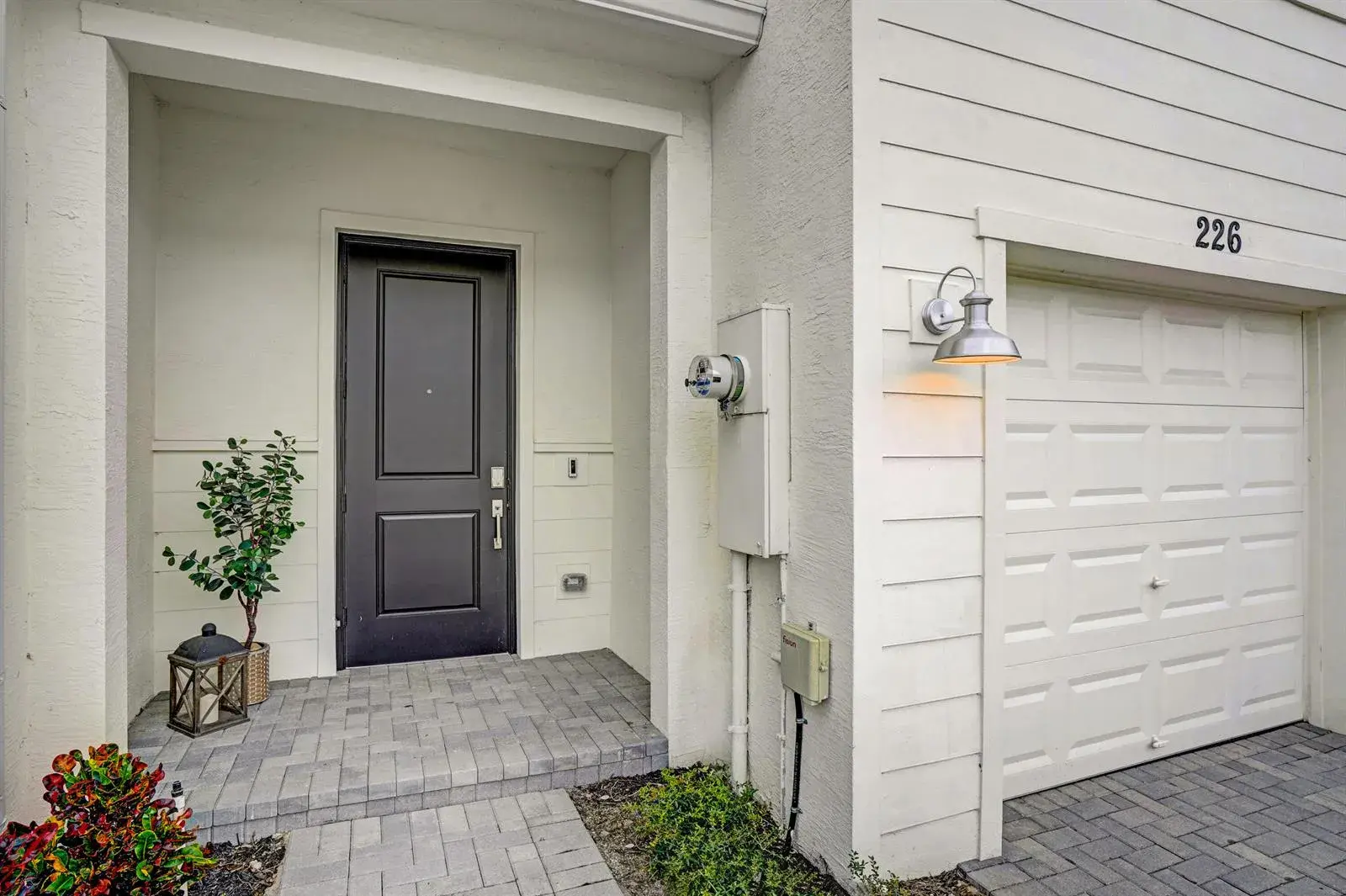 3 bedroom 2 bath Residential for sale at 226 SE Woodbark Street, Port St. Lucie FL 34984