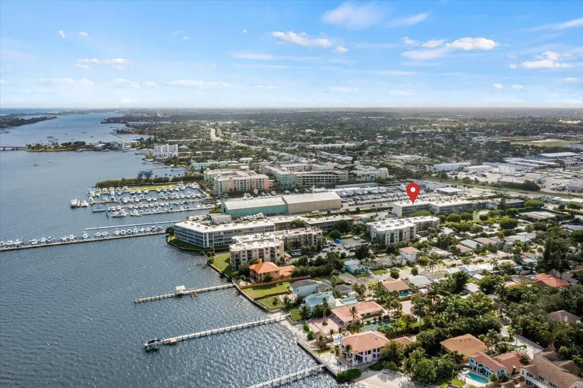 2 bedroom 1 bath for sale at 300 Waterway Drive S # 308, Lantana FL 33462