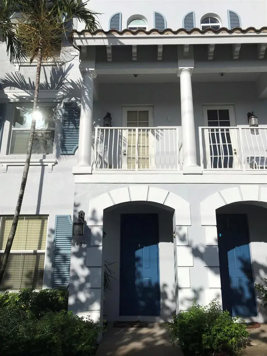 3 bedroom 3 bath Residential for sale at 1430 Via Alferi, Boynton Beach FL 33426