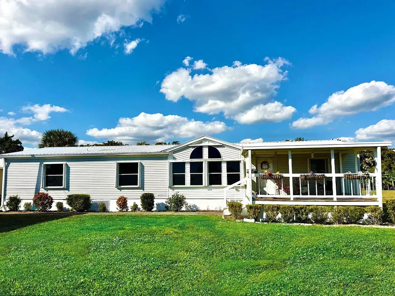 3 bedroom 2 bath Residential for sale at 2091 SE 24th Boulevard, Okeechobee FL 34974