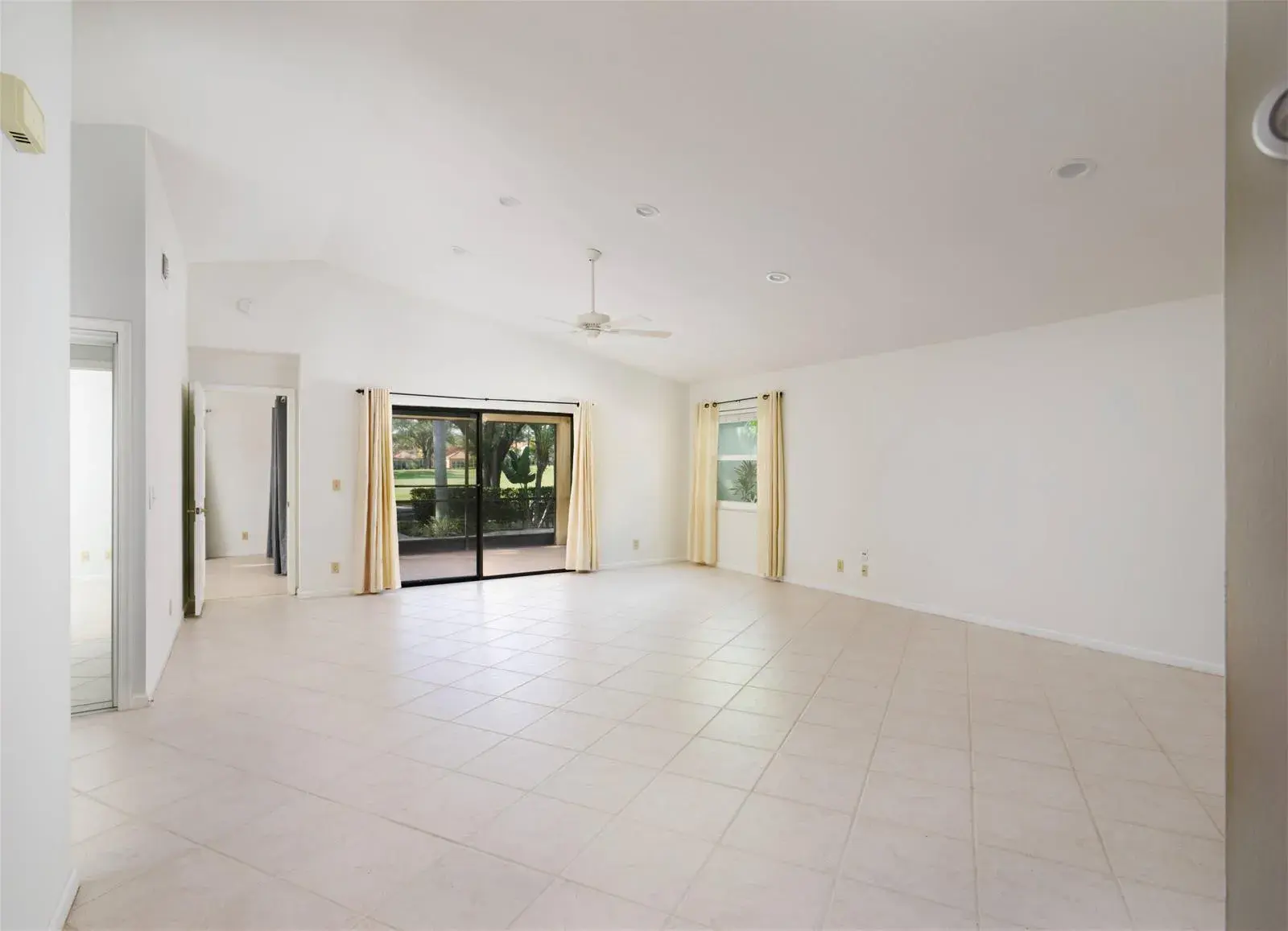 48 Ironwood Way N, Palm Beach Gardens FL 33418