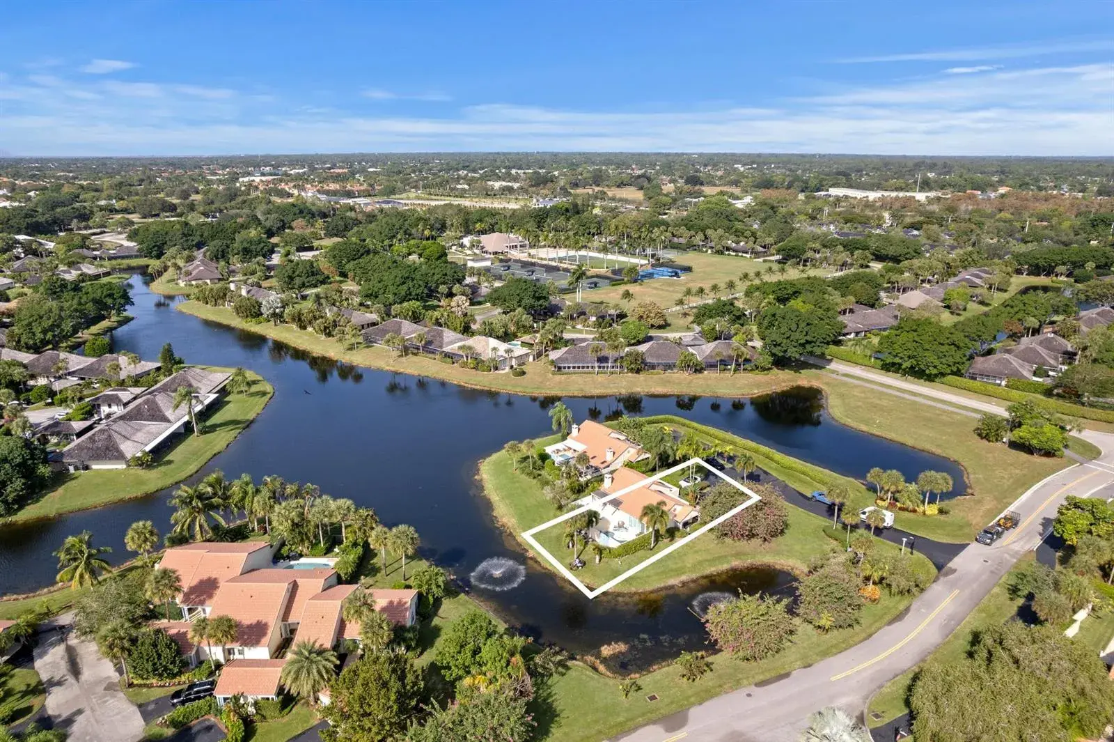 1 bedroom 1 bath Residential for sale at 2211 Las Casitas Drive, Wellington FL 33414
