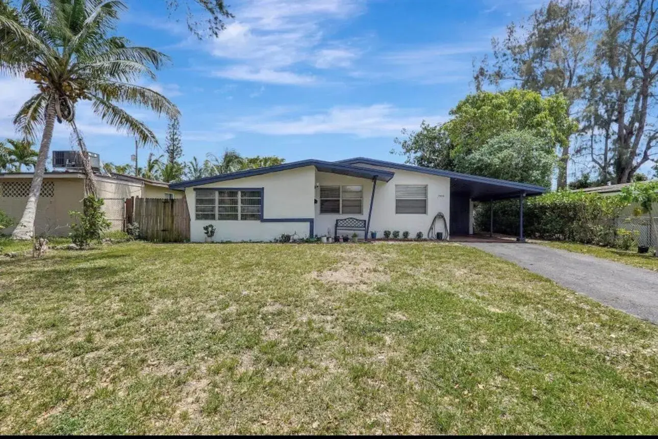3 bedroom 2 bath Residential for sale at 7530 Atlanta Street, Hollywood FL 33024