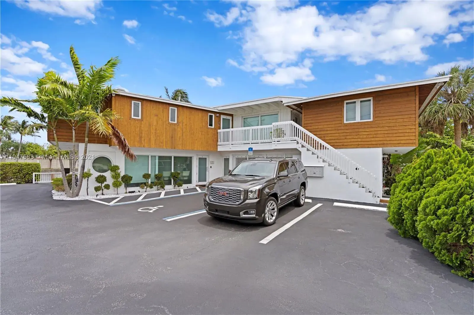 2200 NE 26th Street, Wilton Manors FL 33305