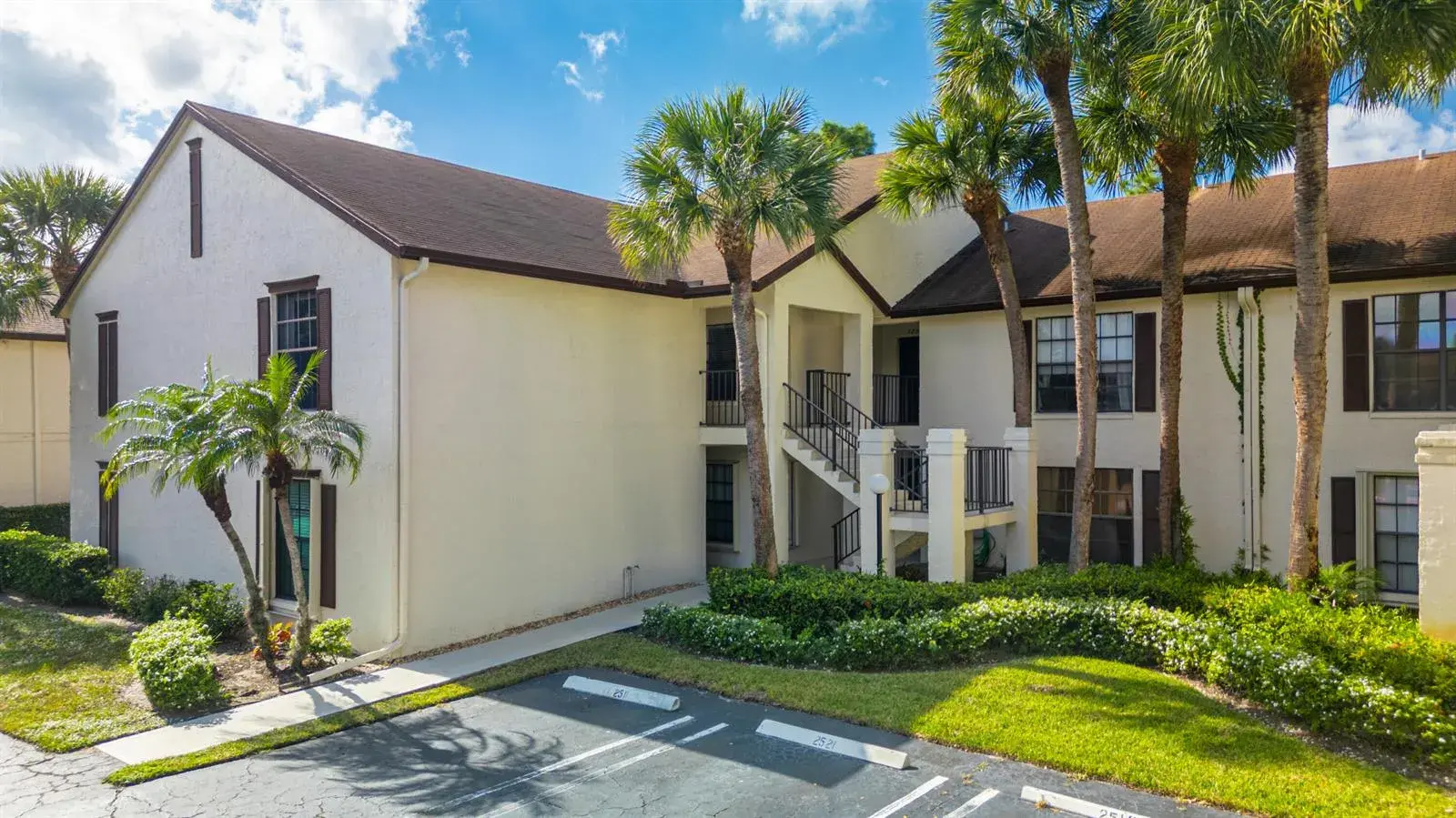 3 bedroom 2 bath Residential for sale at 3233 Perimeter Drive # 2511, FL 33467