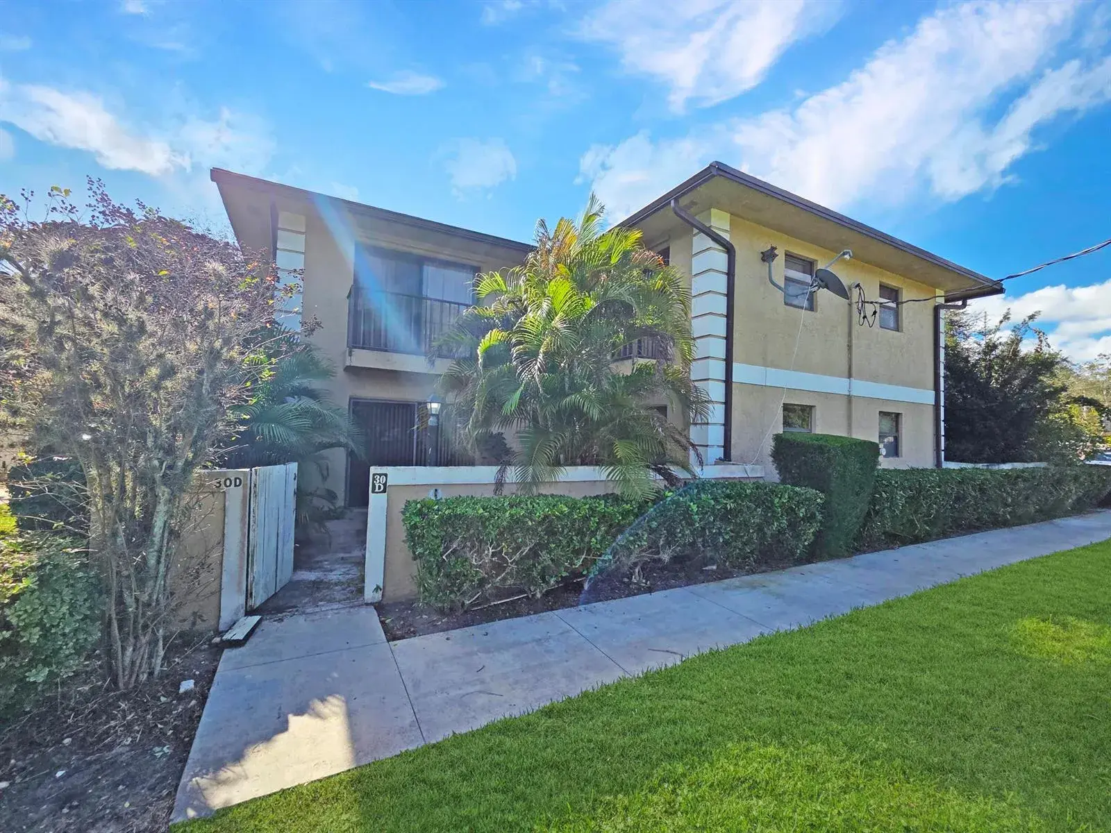 2 bedroom 1 bath Residential for sale at 1482 N Lawnwood Circle # d, Fort Pierce FL 34950