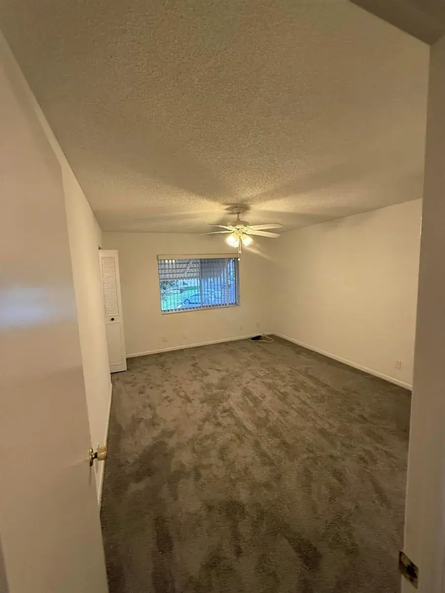 5795 La Pinata Boulevard # 2, FL 33463