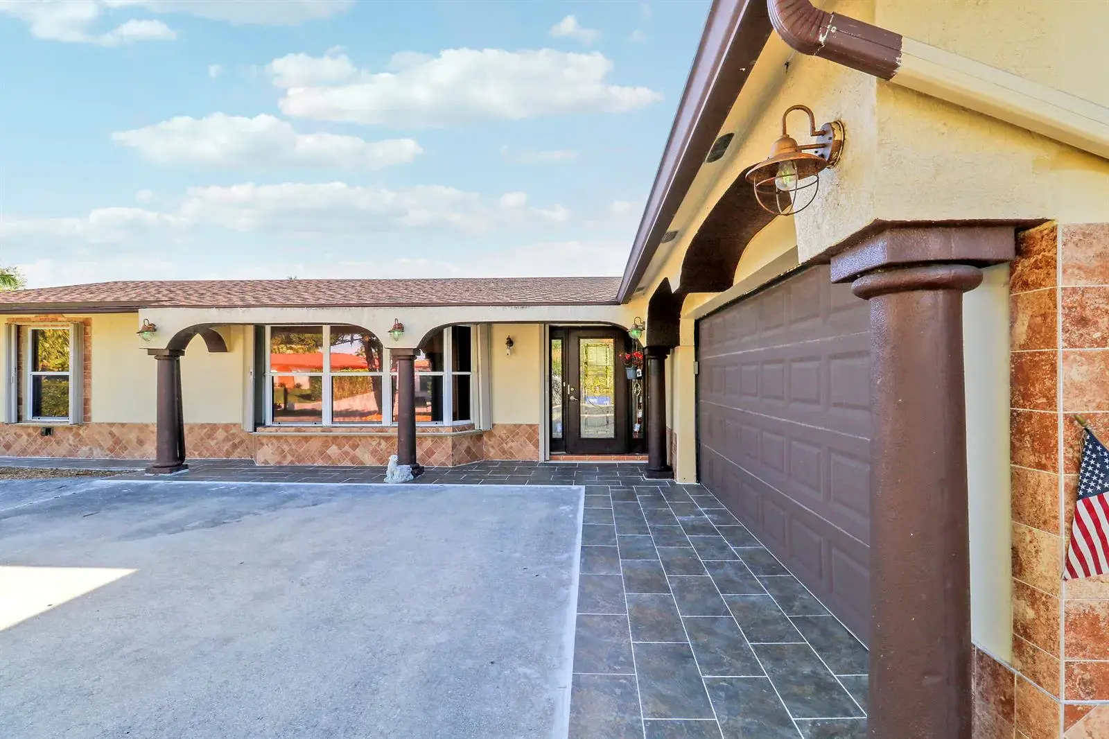 4 bedroom 3 bath Residential for sale at 10868 Larch Court, Palm Beach Gardens FL 33418