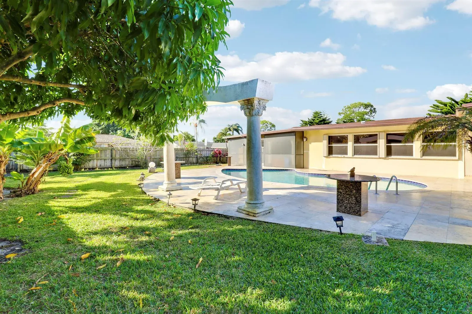 10868 Larch Court, Palm Beach Gardens FL 33418
