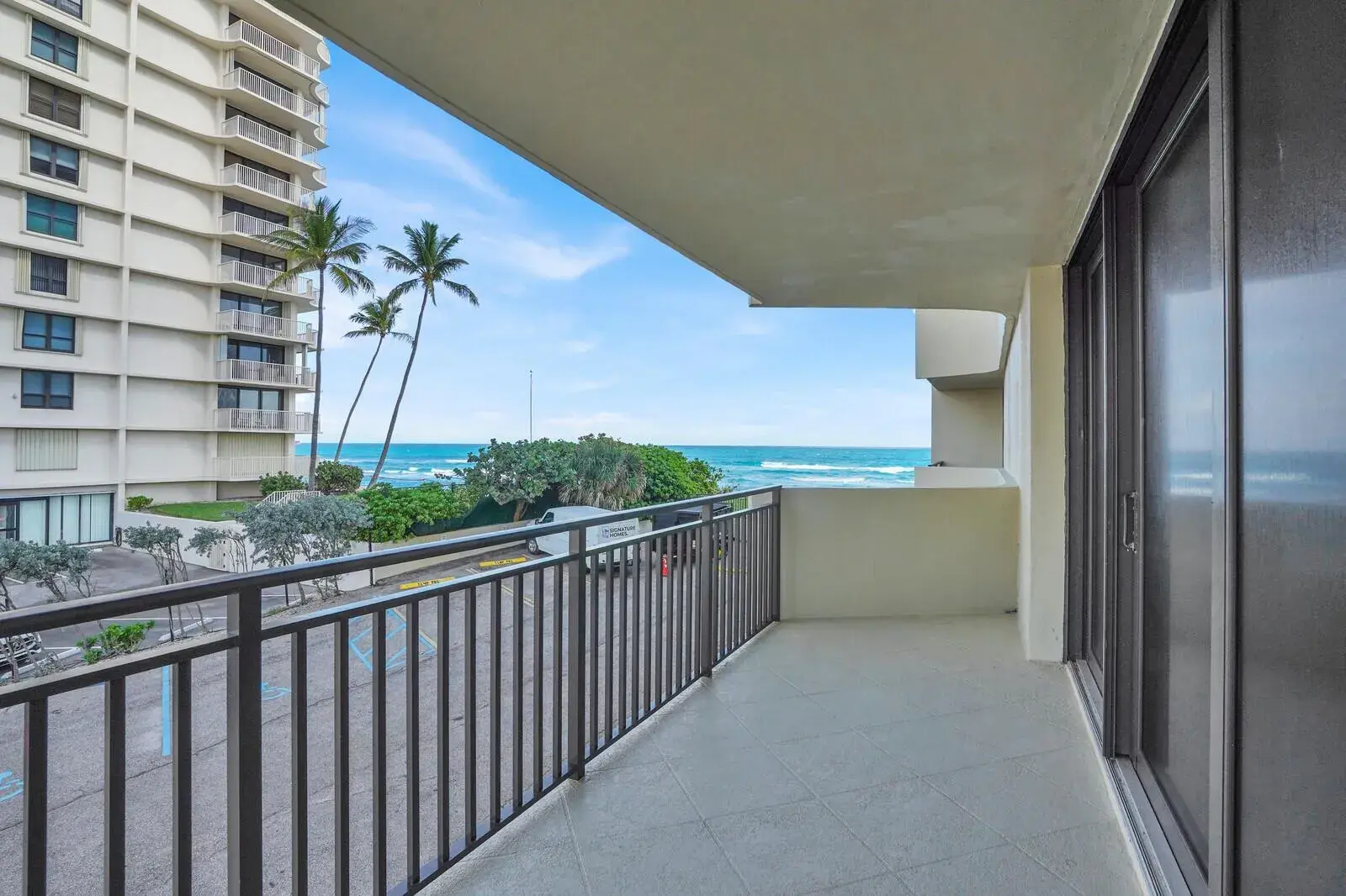 2 bedroom 2 bath Residential for sale at 5460 N Ocean Drive # 1d, Singer Island FL 33404