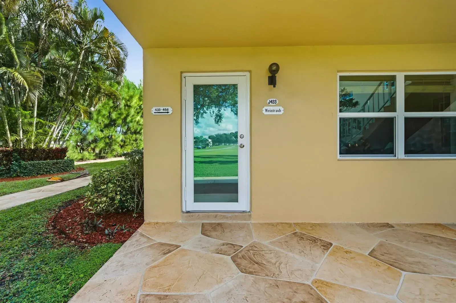 433 Flanders J, Delray Beach FL 33484 photo 2