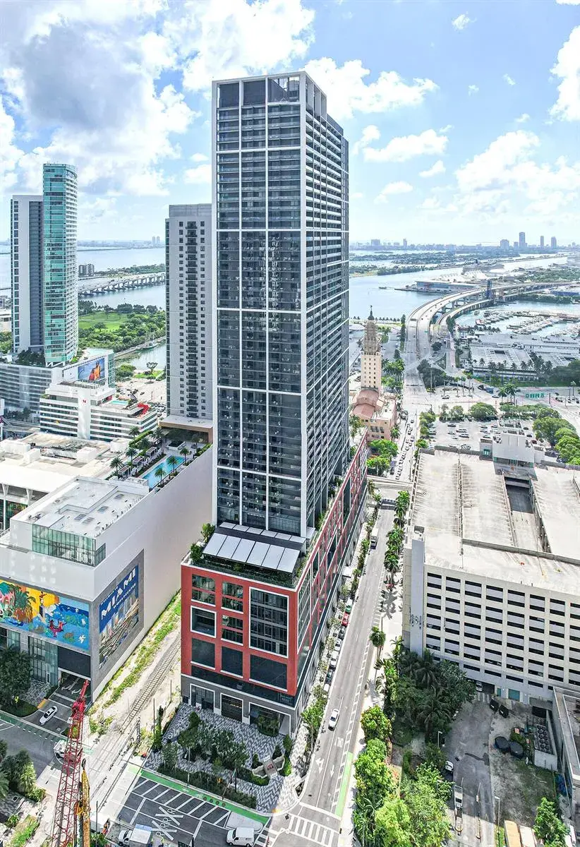 1 bedroom 1 bath Residential for sale at 601 NE 1st Avenue # 3809, Miami FL 33132