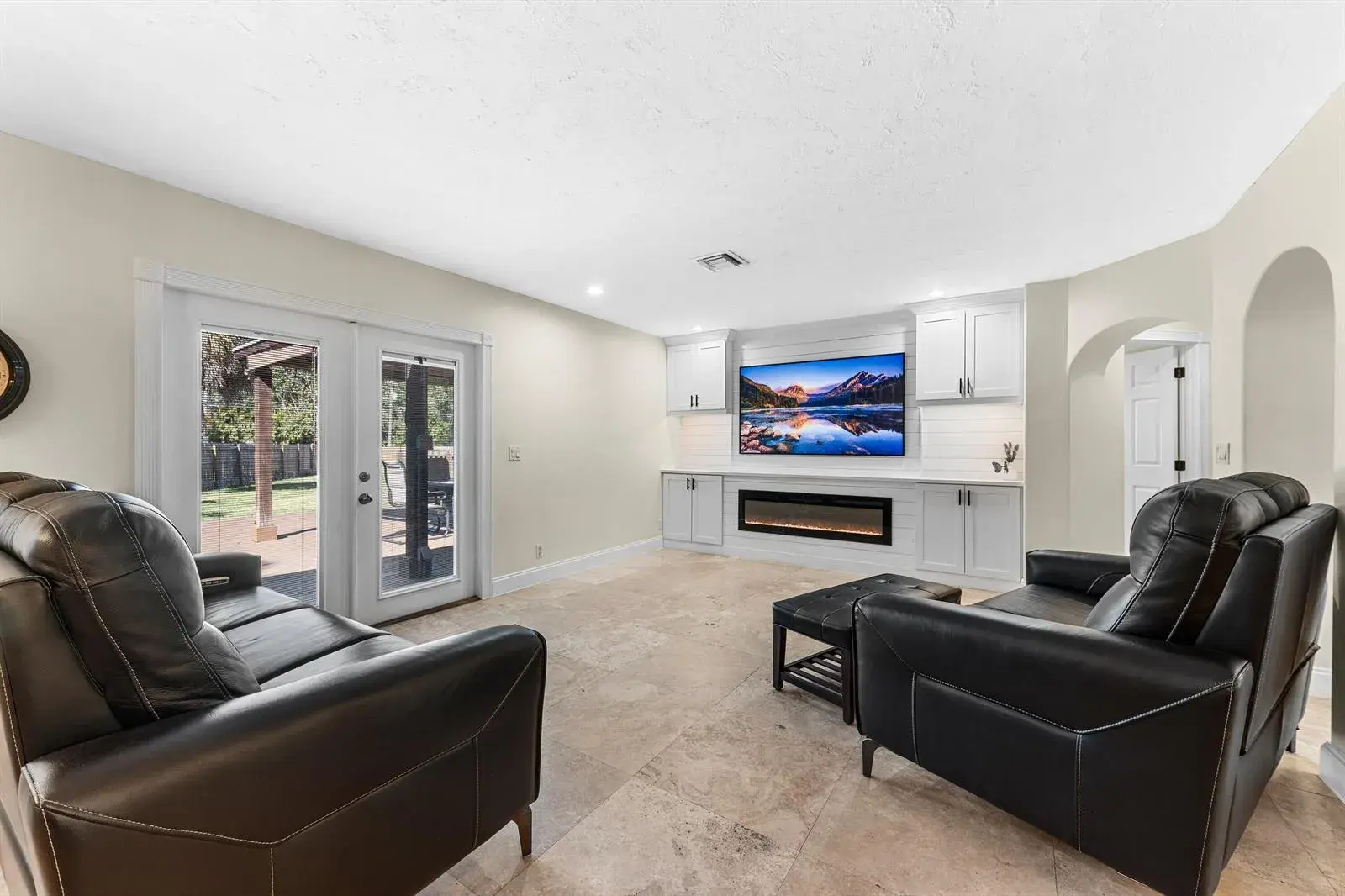 4 bedroom 2 bath Residential for sale at 6567 Cindi Lane, FL 33467