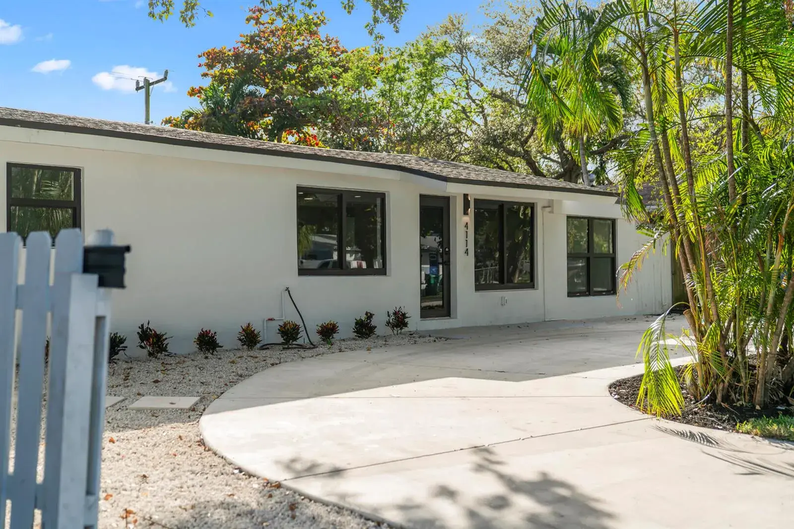 4114 SW 49th Court, Dania Beach FL 33314