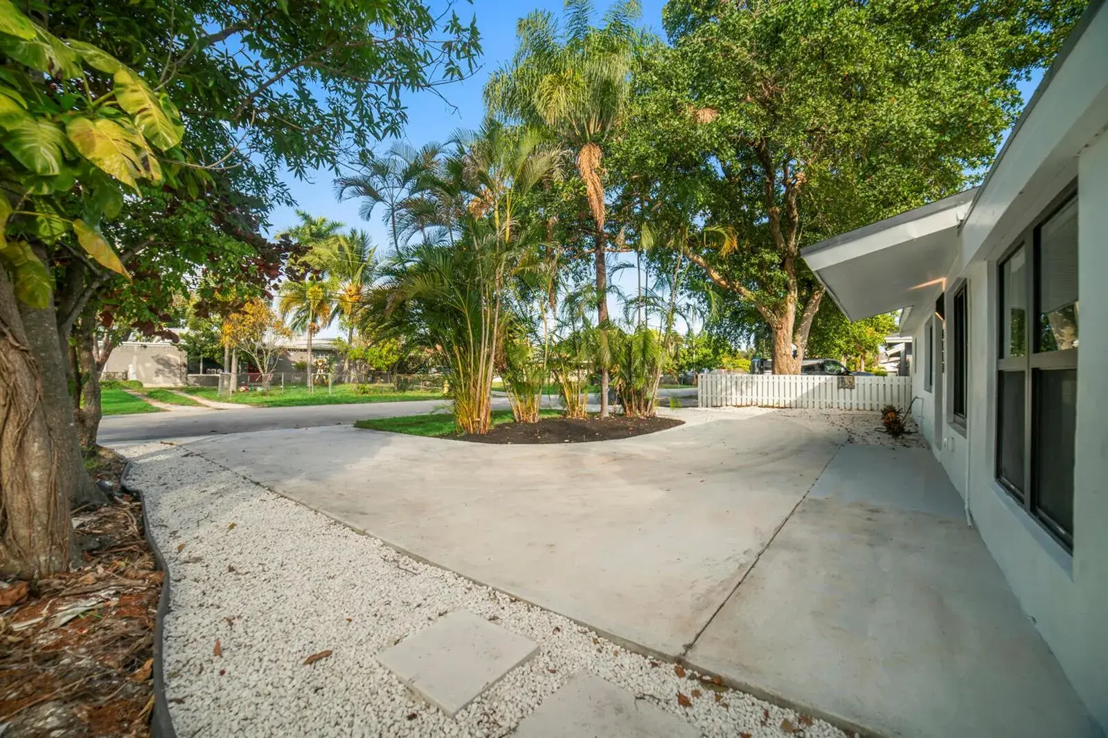 4114 SW 49th Court, Dania Beach FL 33314