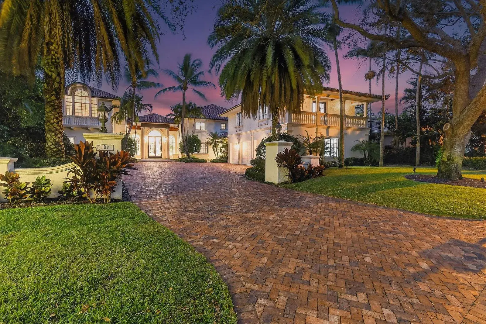 7 bedroom 8 bath Residential for sale at 107 Schooner Lane, Jupiter FL 33477