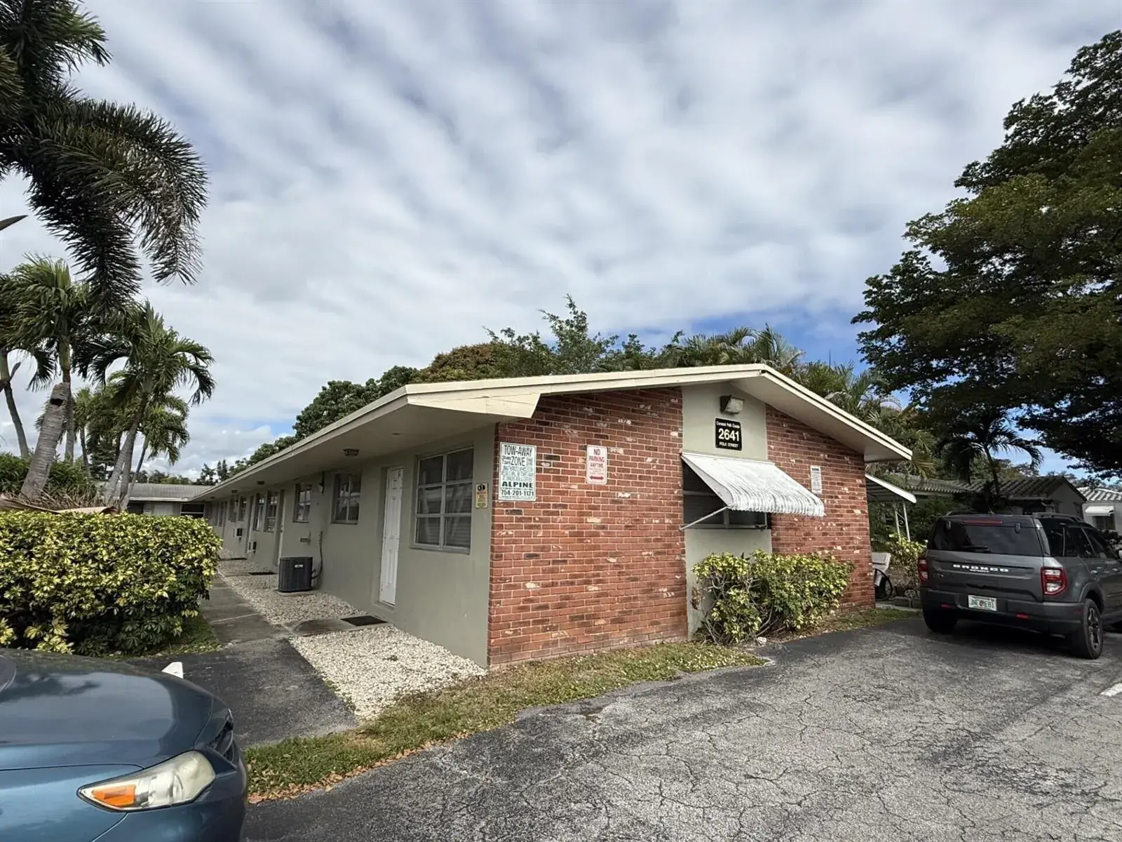1 bedroom 1 bath Residential for sale at 2641 Polk Street # 11, Hollywood FL 33020