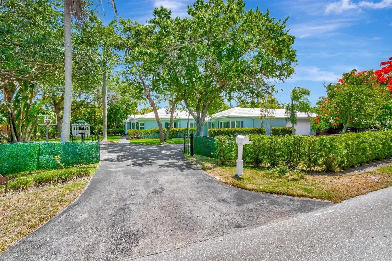 4 bedroom 3 bath Residential for sale at 1220 N Swinton Avenue, Delray Beach FL 33444