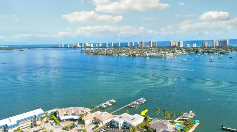 360 Wilma Circle # 7, Riviera Beach FL 33404