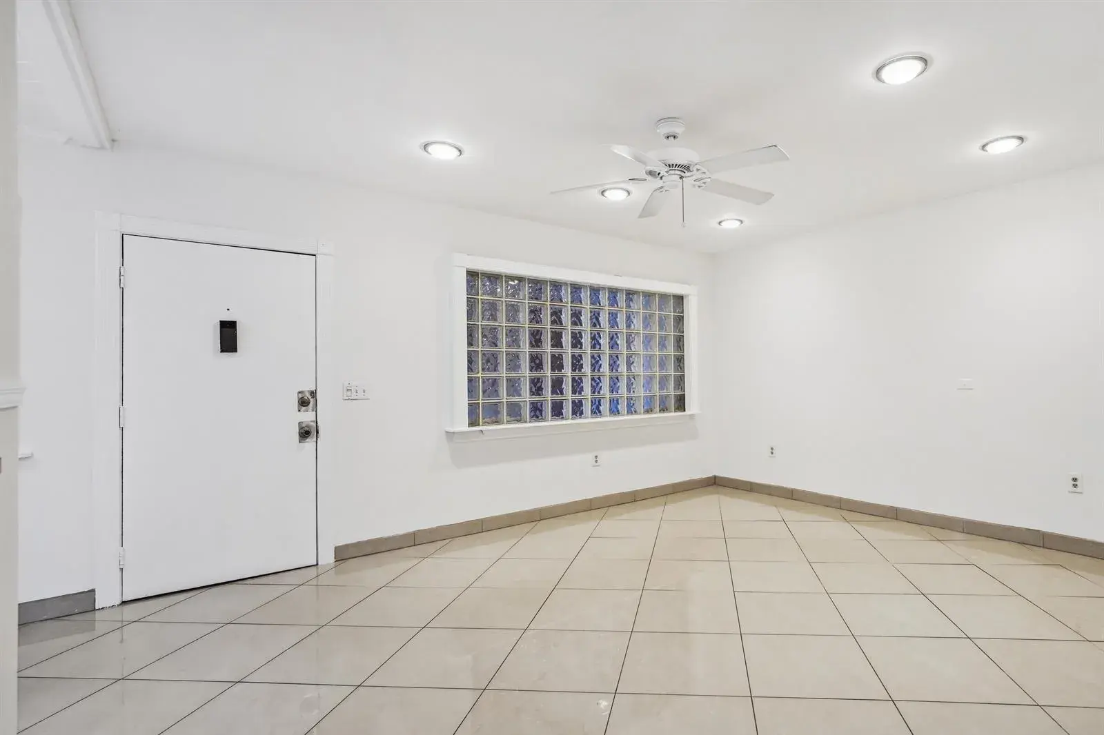 2 bedroom 2 bath Residential for sale at 2878 Donnelly Drive # 106, Lake Worth FL 33462