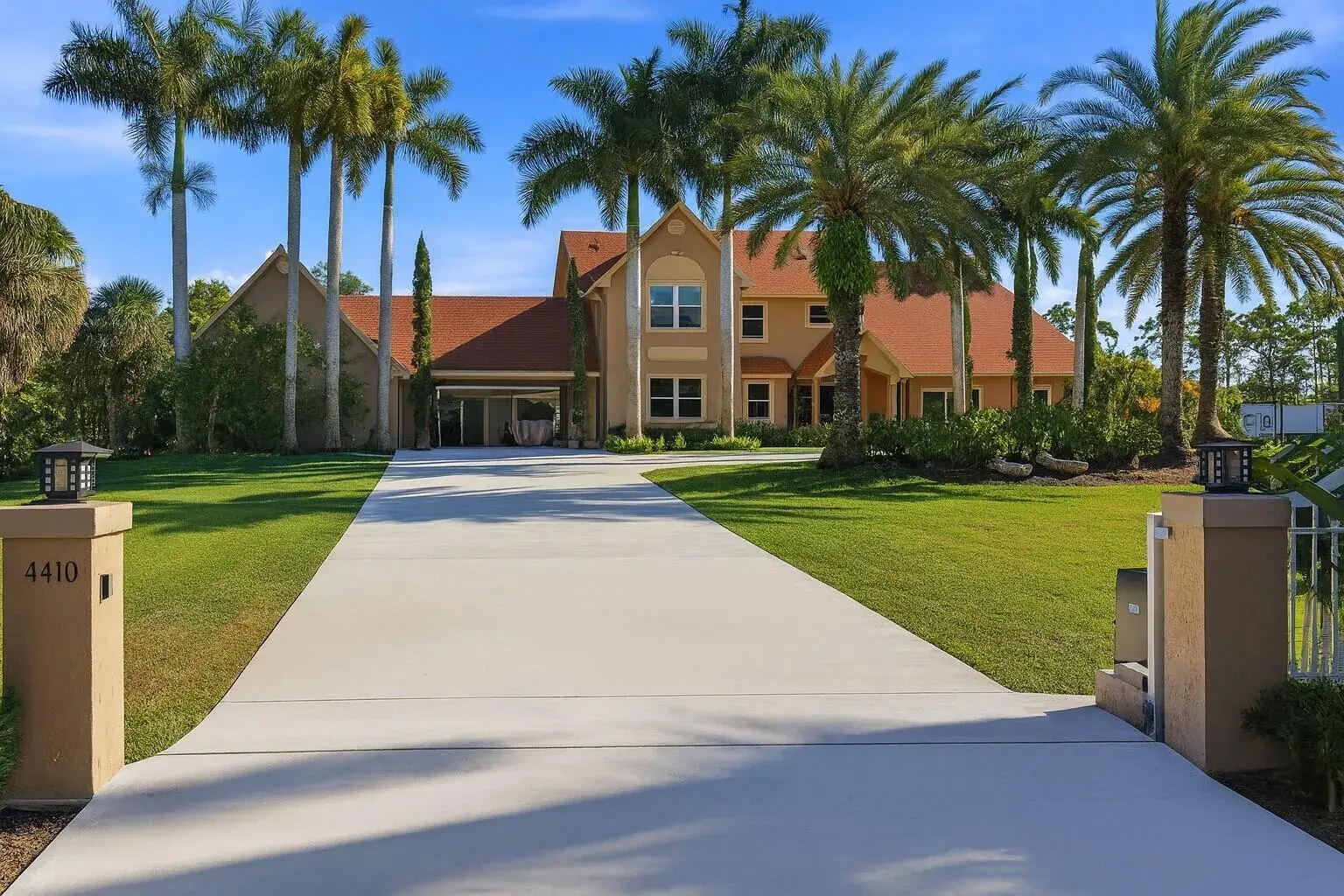 5 bedroom 4 bath Residential for sale at 14410 64th Way N, Palm Beach Gardens FL 33418
