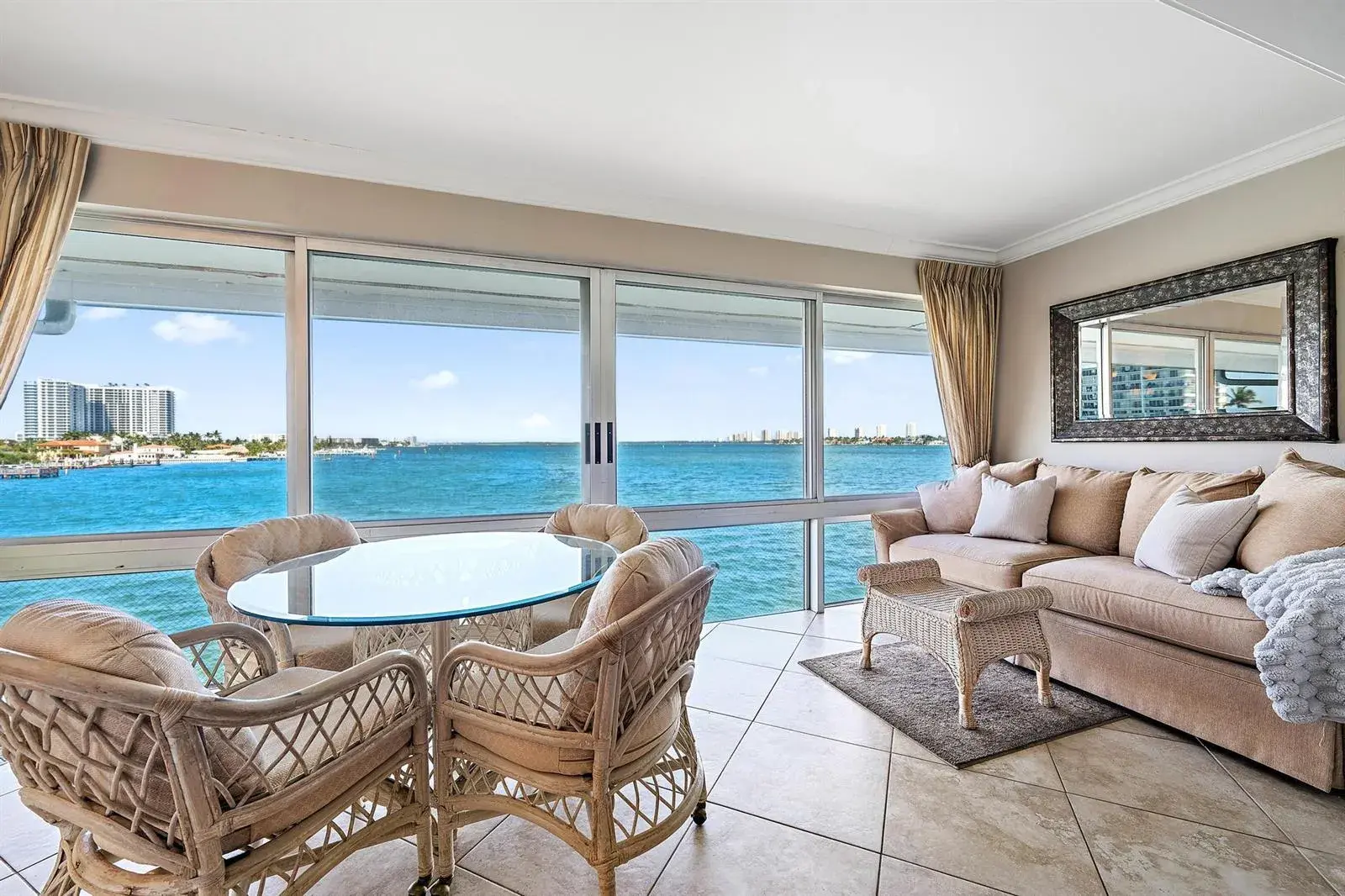 1 bedroom 1 bath Residential Lease for rent at 400 Wilma Circle # 309, Riviera Beach FL 33404