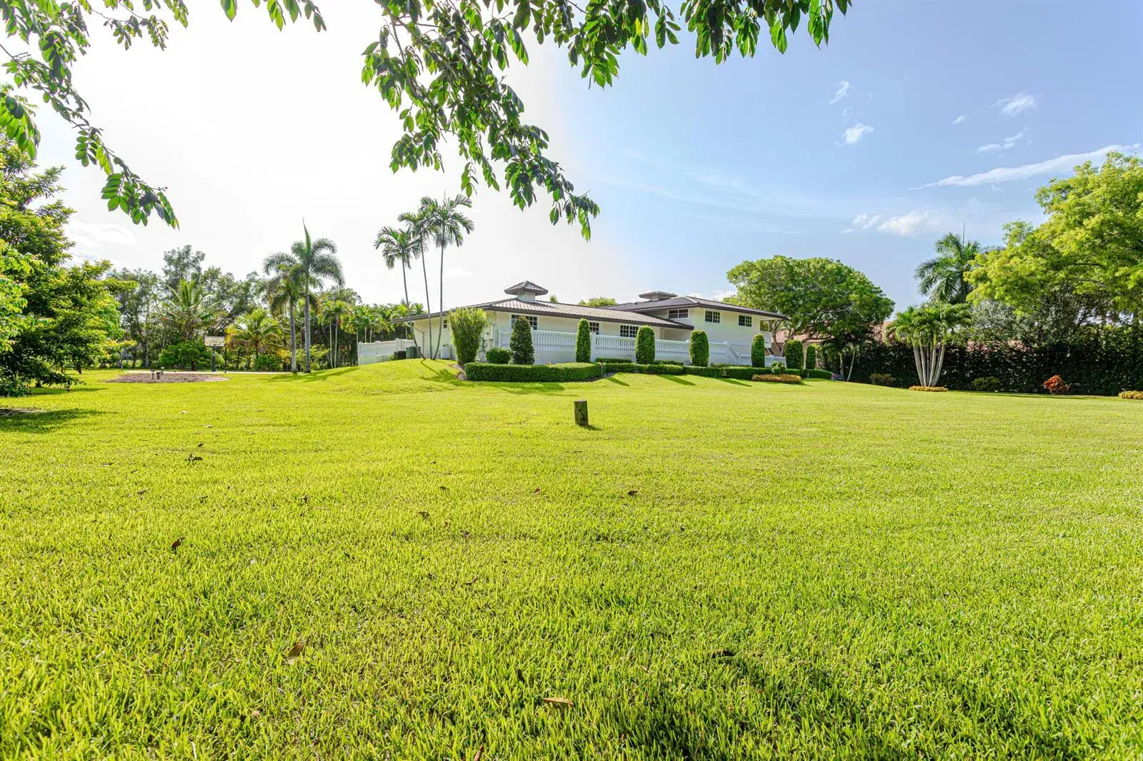 5 bedroom 4 bath Residential for sale at 875 NW 120th Ave, Plantation FL 33325