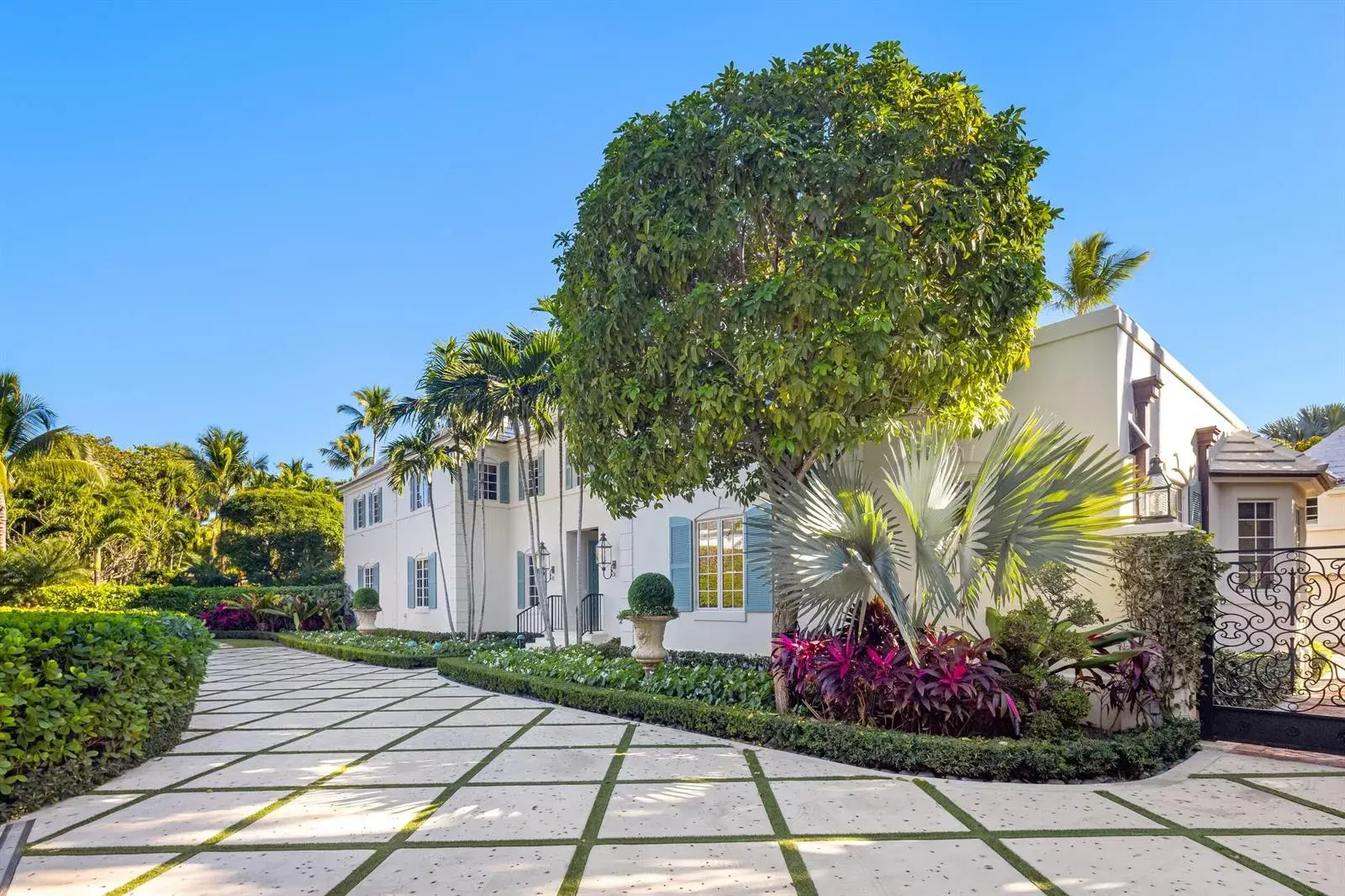9 Via Vizcaya, Palm Beach FL 33480