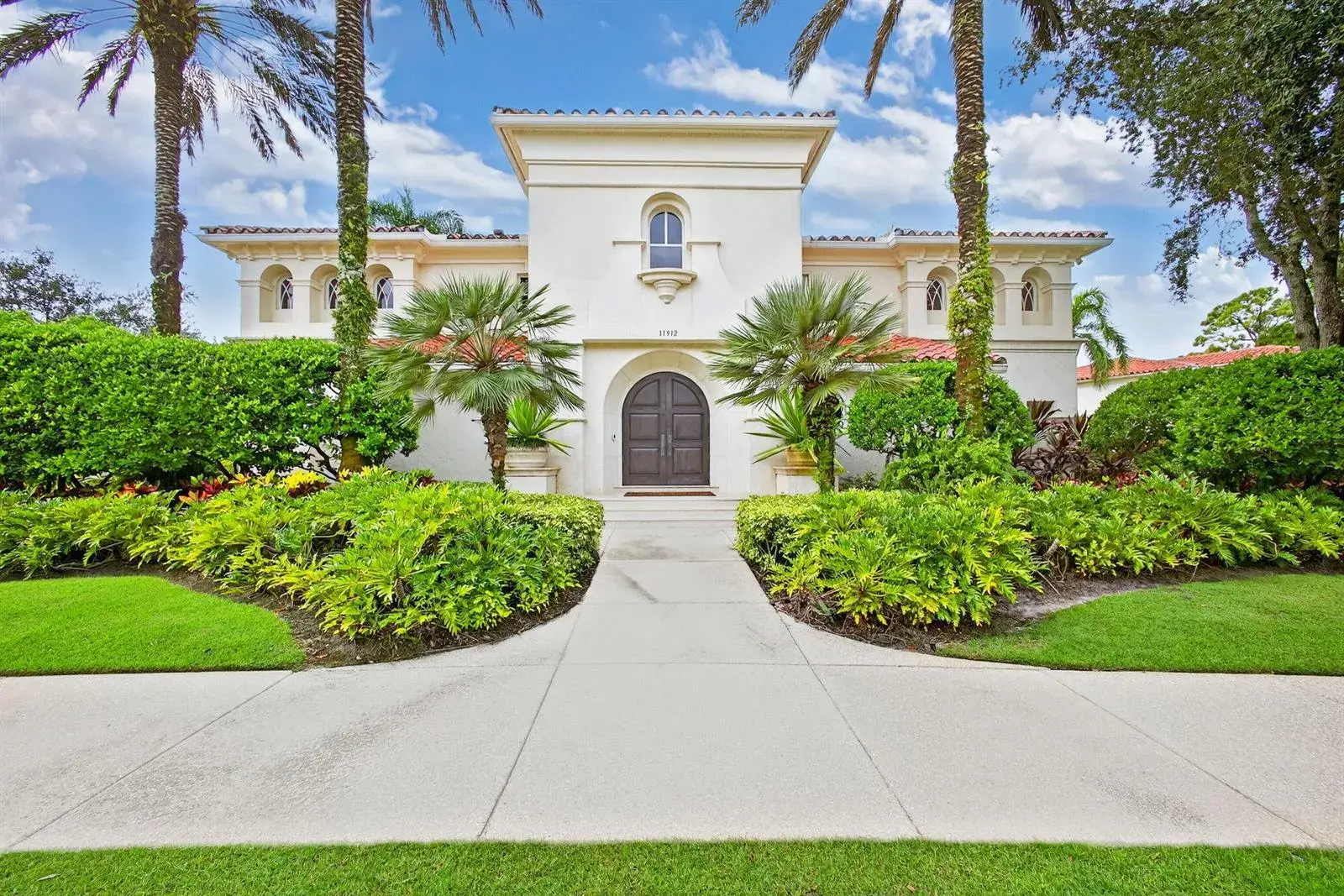 4 bedroom 4 bath Residential for sale at 11912 Palma Drive, Palm Beach Gardens FL 33418