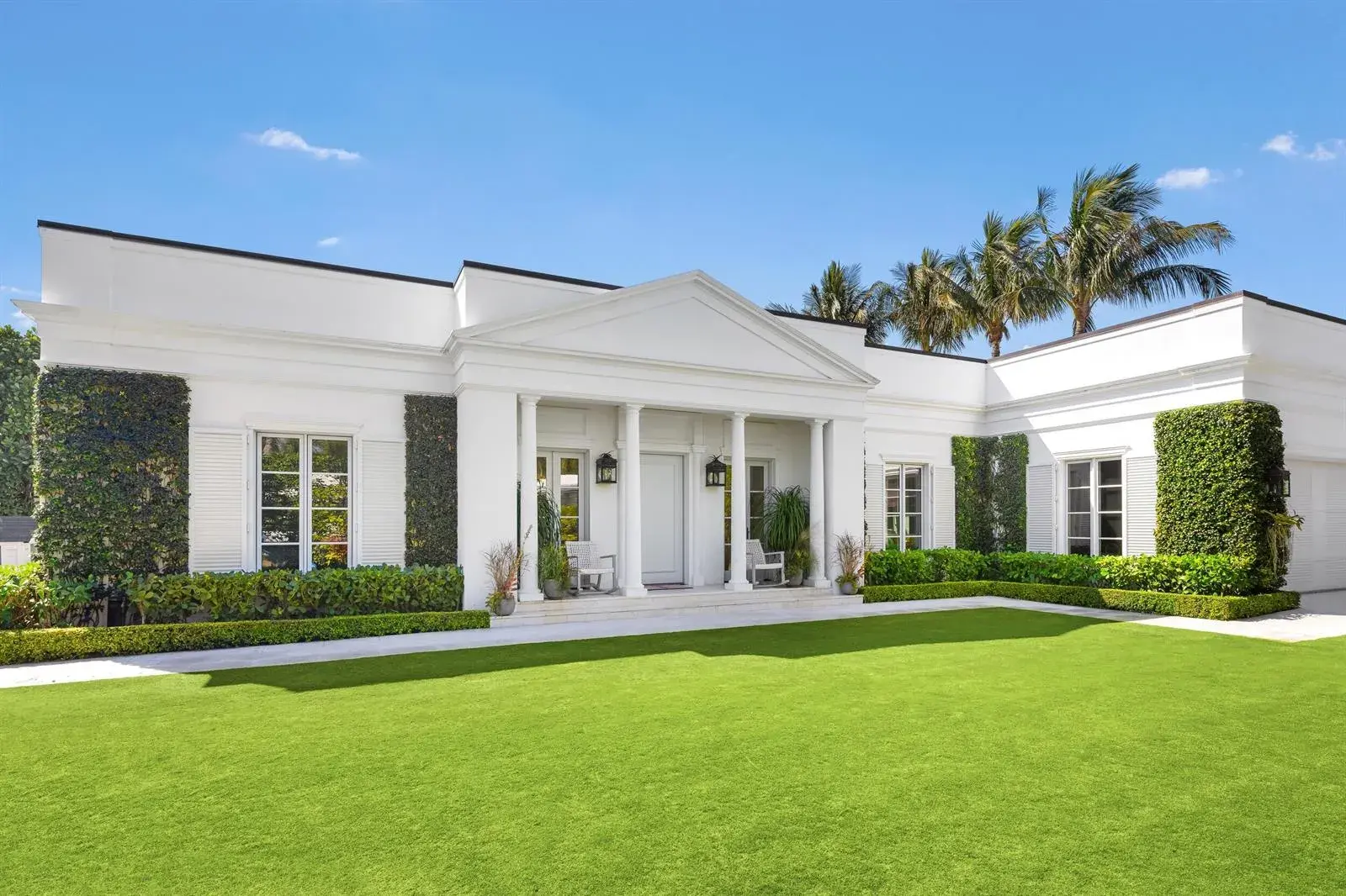 4 bedroom 4 bath Residential for sale at 208 Sandpiper Drive, Palm Beach FL 33480