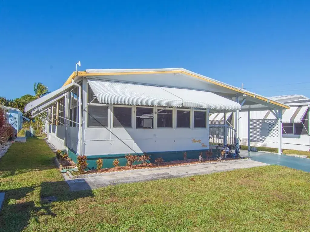 2 bedroom 2 bath Residential for sale at 4800 SE Federal Highway # 93, Stuart FL 34997