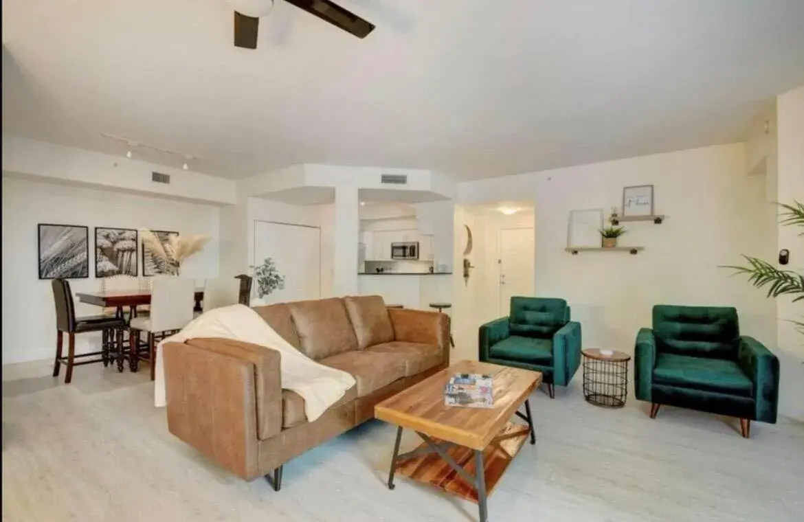 802 W Windward Way # 216, Lantana FL 33462