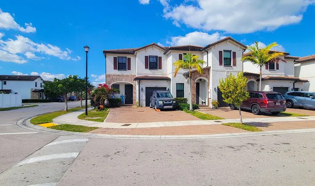 10902 W 33rd Way, Hialeah FL 33018