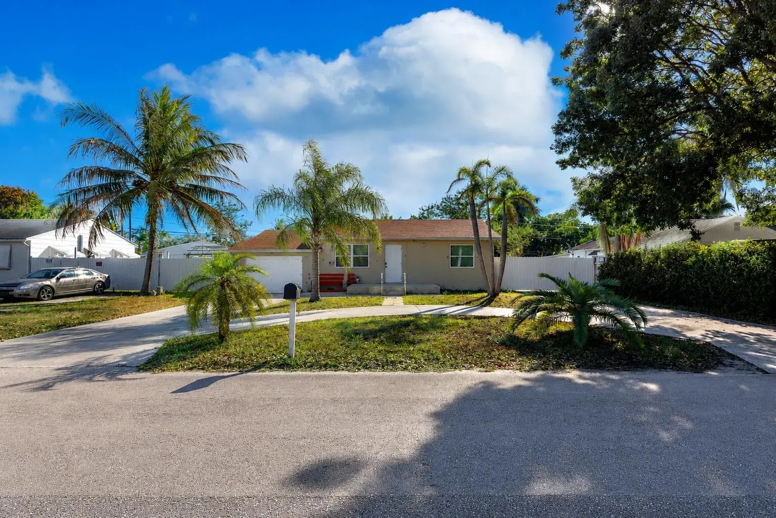 3914 Serubi Avenue, Palm Springs FL 33461