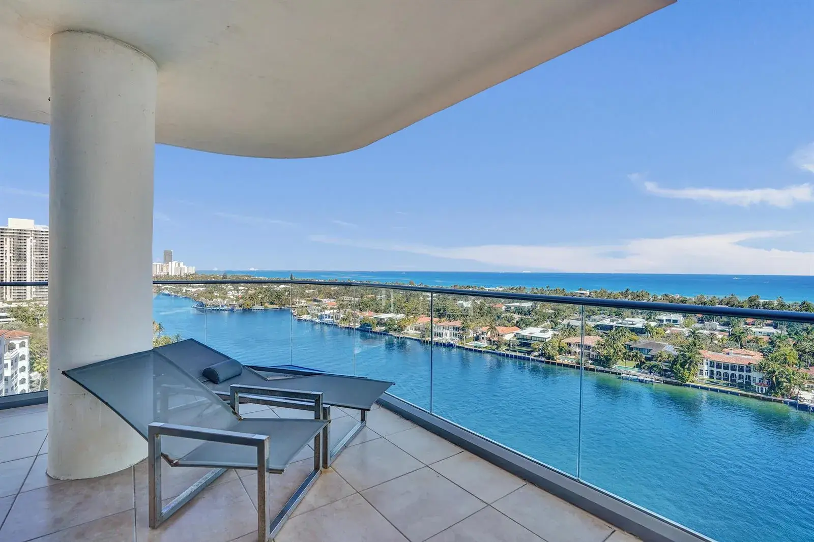 3 bedroom 2 bath Residential for sale at 19707 Turnberry Way # 18j, Aventura FL 33180