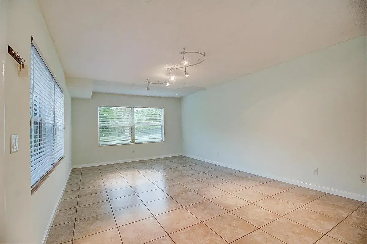 44 Essex Court # B, Royal Palm Beach FL 33411