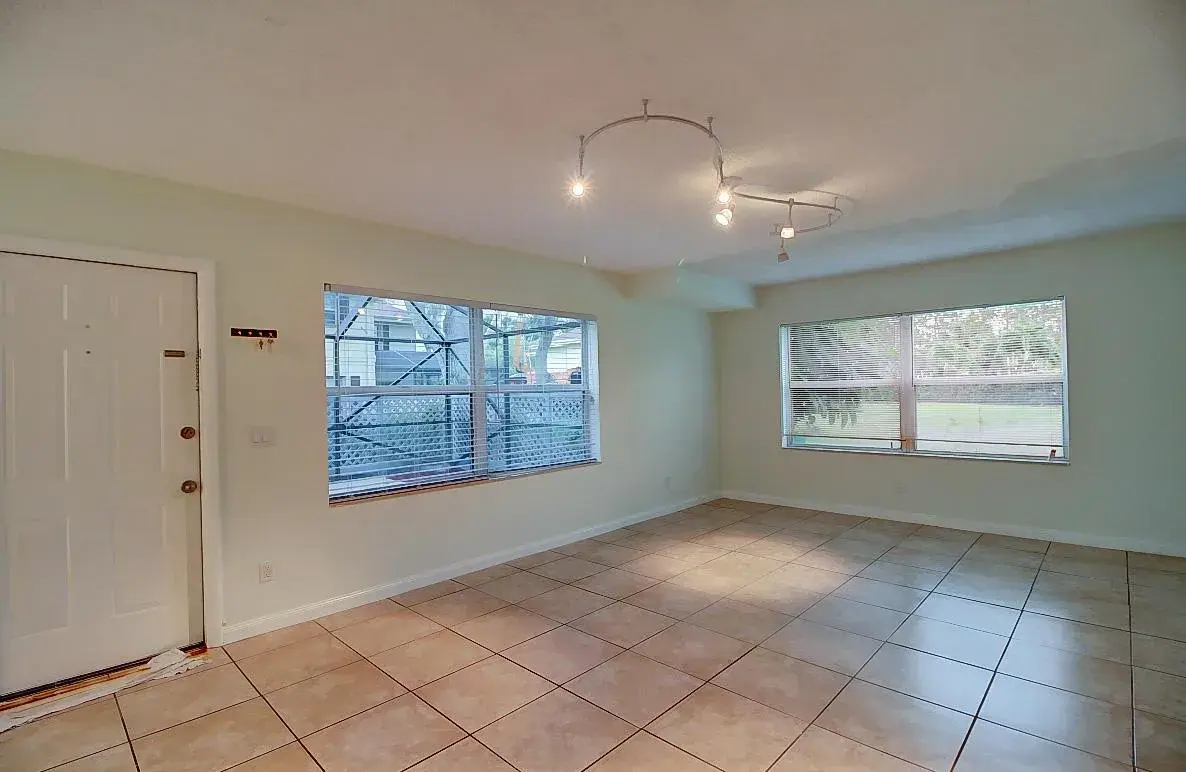 44 Essex Court # B, Royal Palm Beach FL 33411