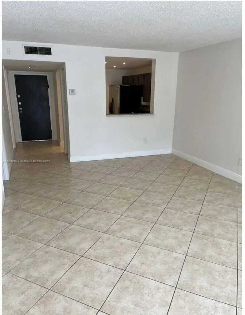 484 NW 165th St Road # 211, Miami FL 33169