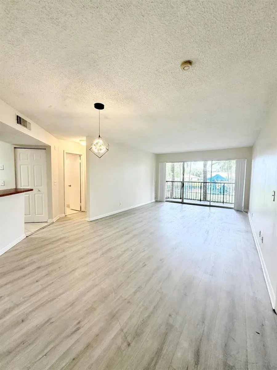 8781 Wiles Road # 203, Coral Springs FL 33067