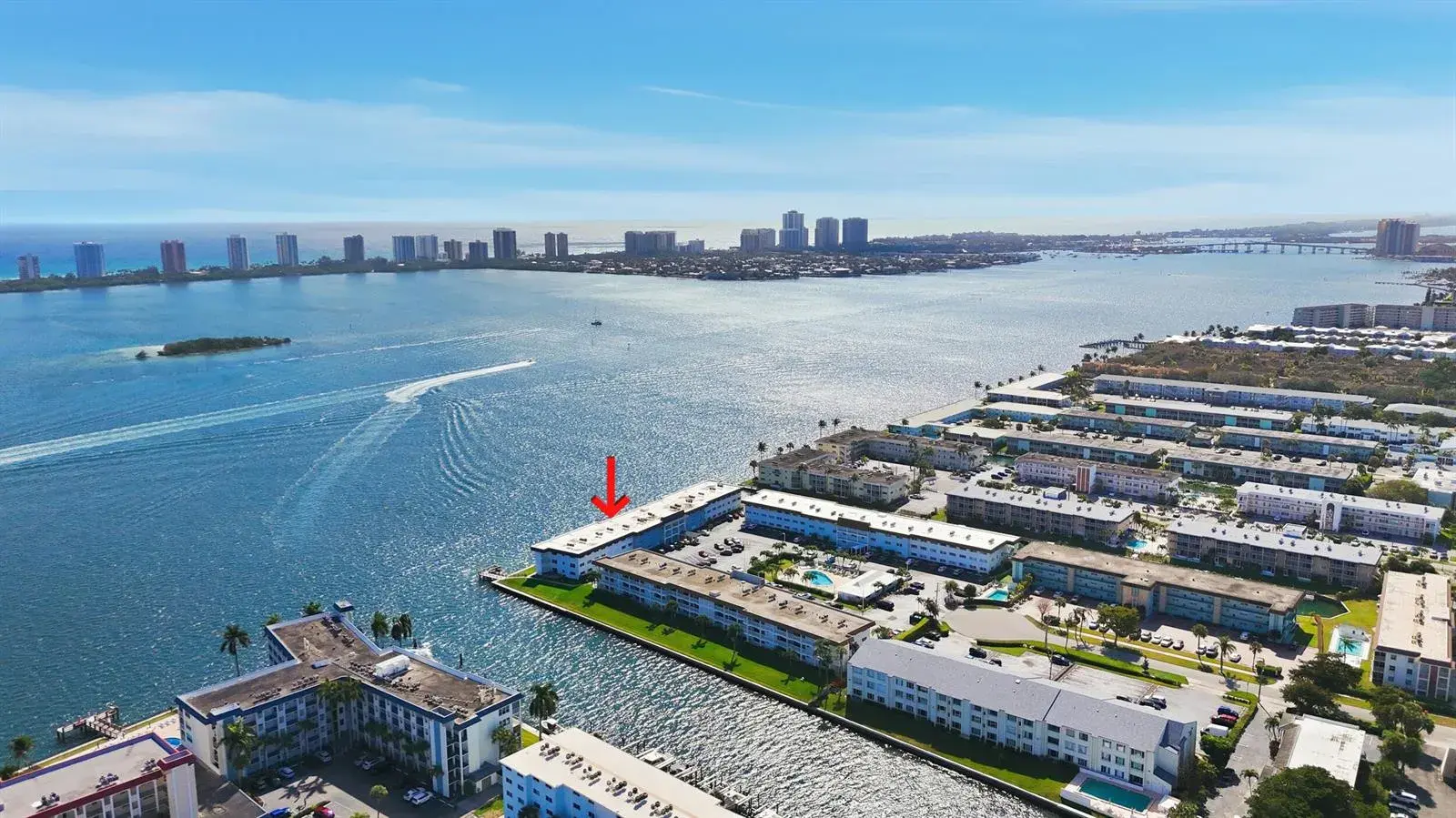 2 bedroom 2 bath Residential for sale at 100 Shore Court # 104, North Palm Beach FL 33408