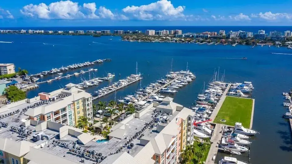 3 bedroom 2 bath Residential for sale at 806 E Windward Way # 524, Lantana FL 33462