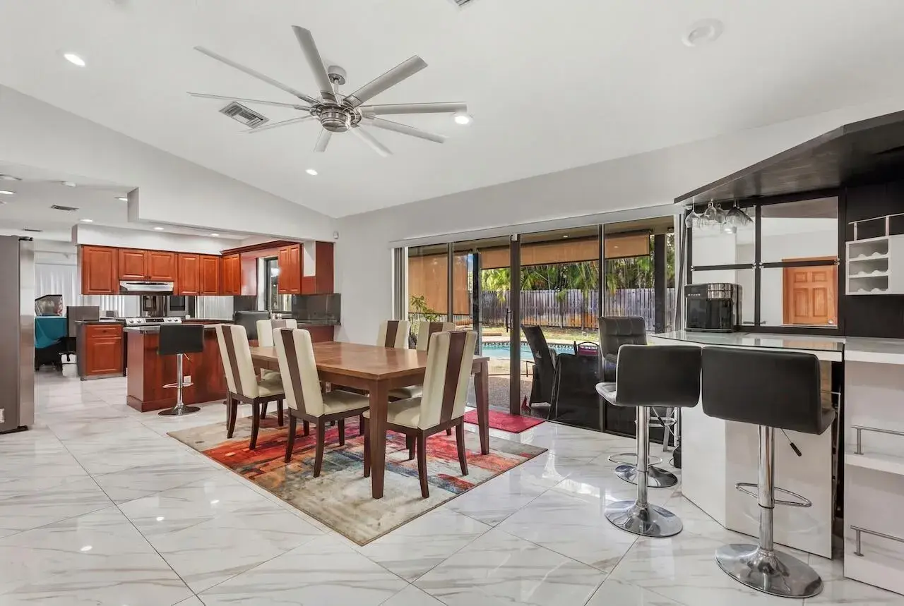1280 NW 114th Avenue, Coral Springs FL 33071
