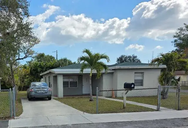 3 bedroom 1 bath Residential for sale at 400 NW 18th Avenue, Fort Lauderdale FL 33311