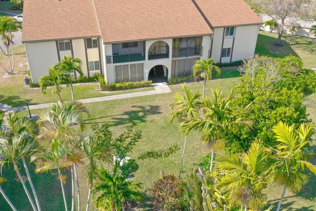 3530 Pine Needle Drive # 2, FL 33463