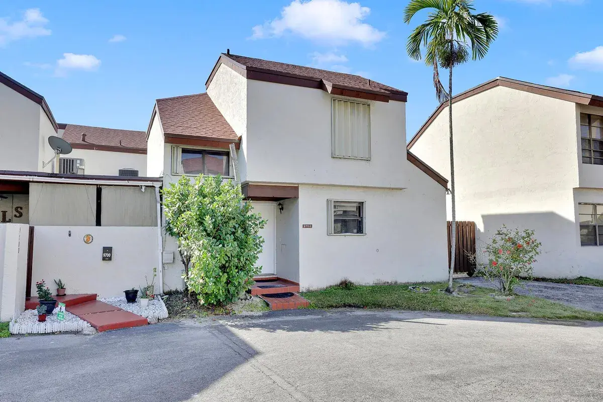 9702 NW 5th Lane # 9702, Miami FL 33172