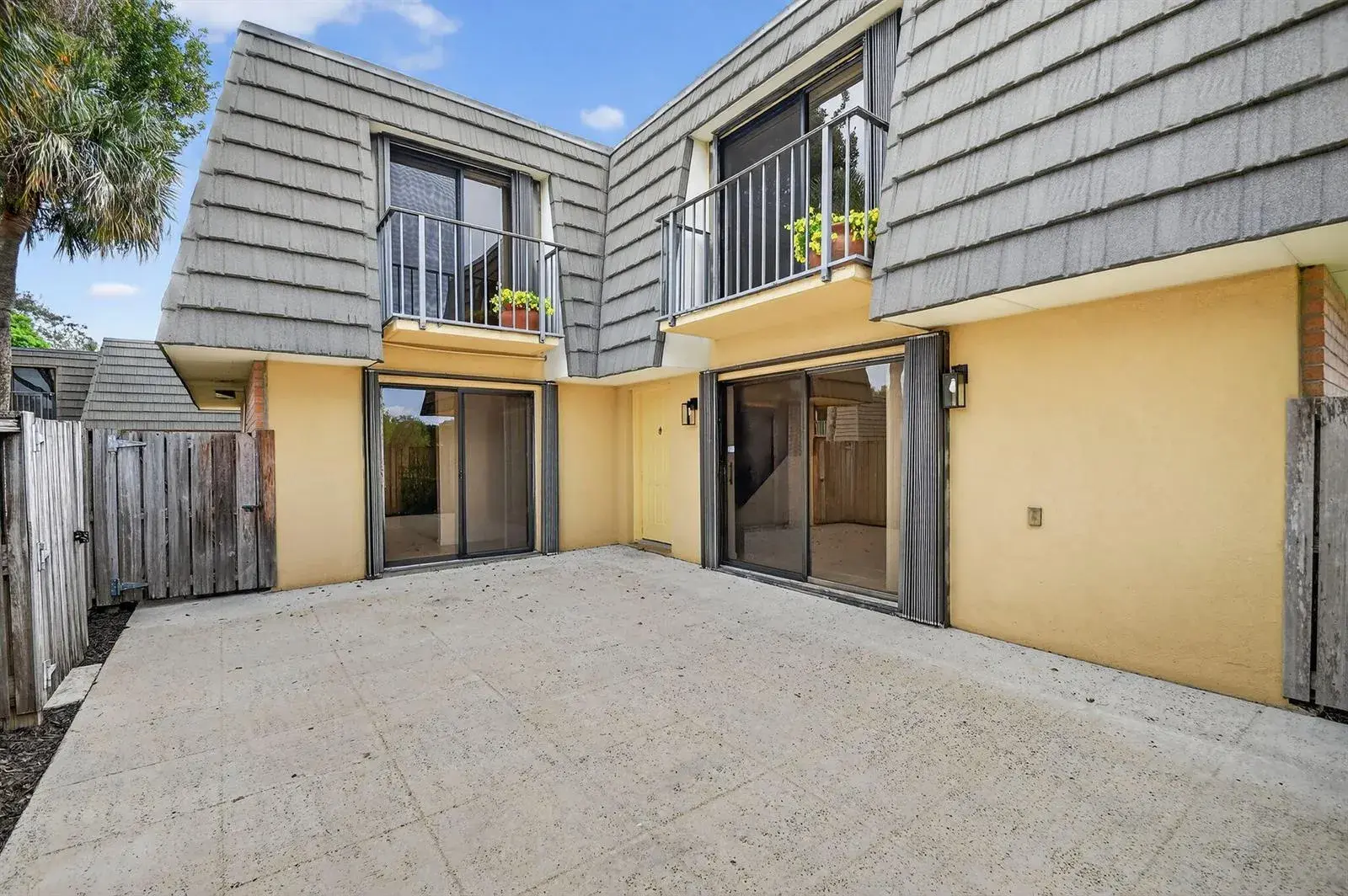 2 bedroom 2 bath Residential for sale at 4210 42nd Way, West Palm Beach FL 33407